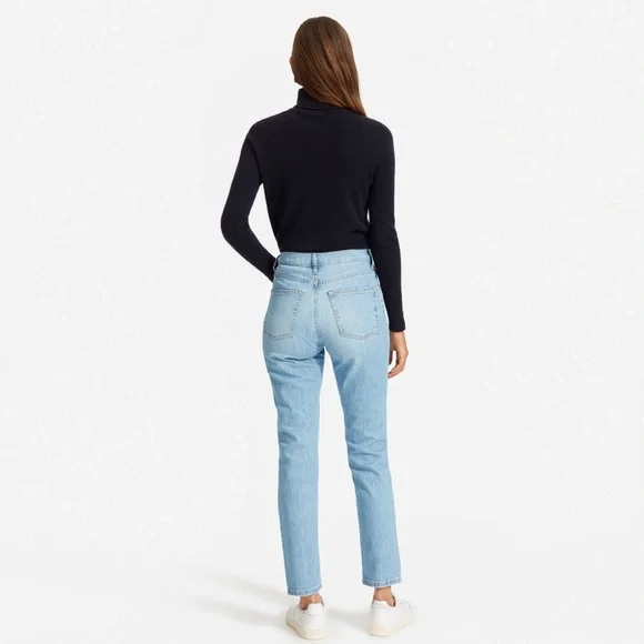 Everlane The Cheeky Jean in Sky Blue - Picture 6 of 12